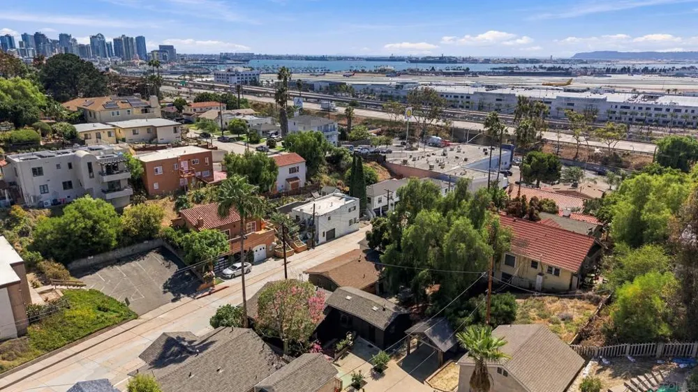 1616 Glenwood Dr. San Diego, CA 92103