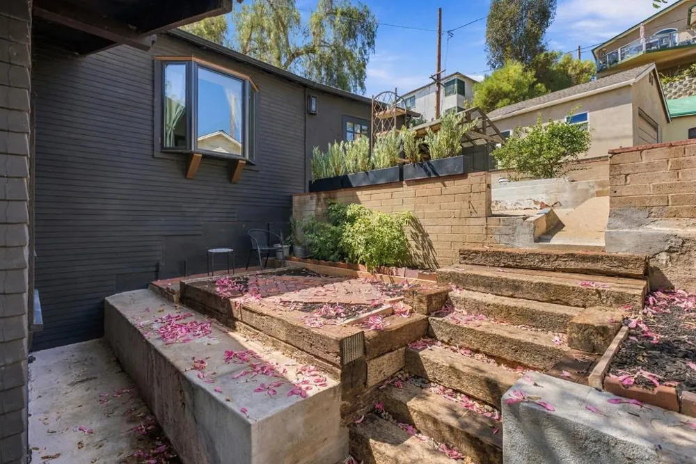 1616 Glenwood Dr. San Diego, CA 92103