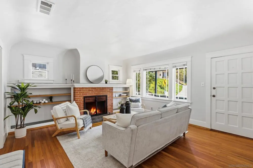 1616 Glenwood Dr. San Diego, CA 92103