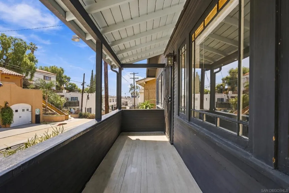 1616 Glenwood Dr. San Diego, CA 92103