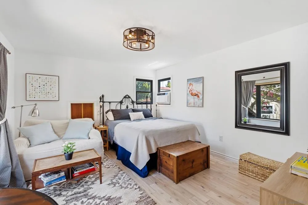 1616 Glenwood Dr. San Diego, CA 92103