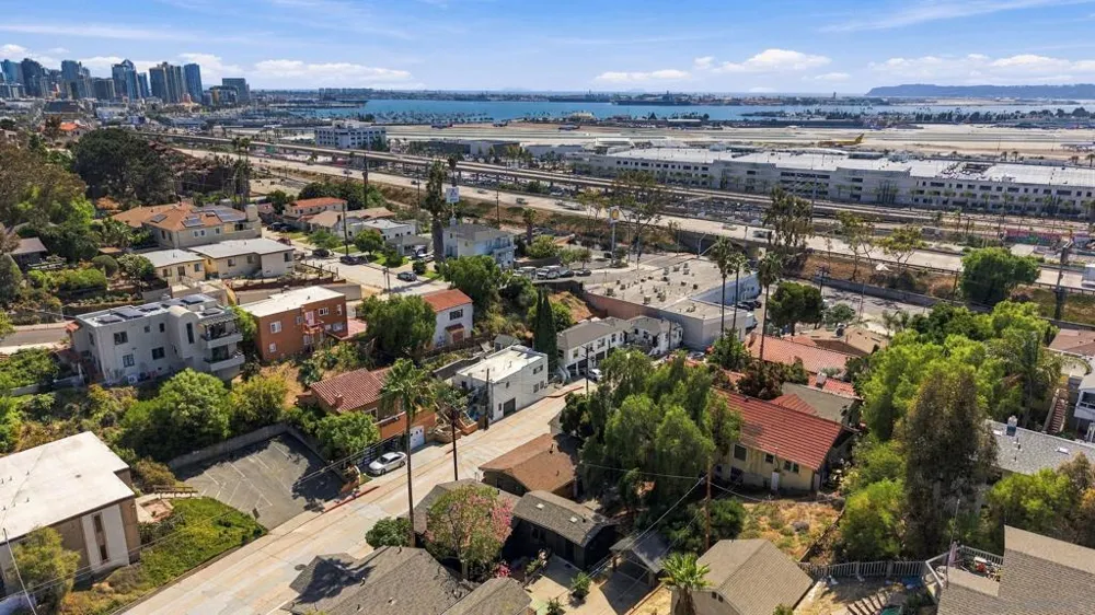 1616 Glenwood Dr. San Diego, CA 92103