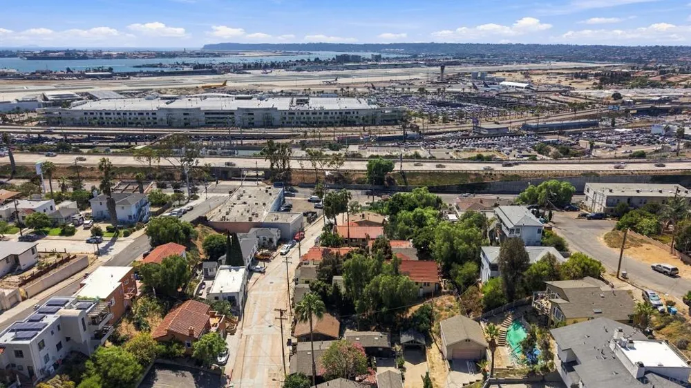 1616 Glenwood Dr. San Diego, CA 92103