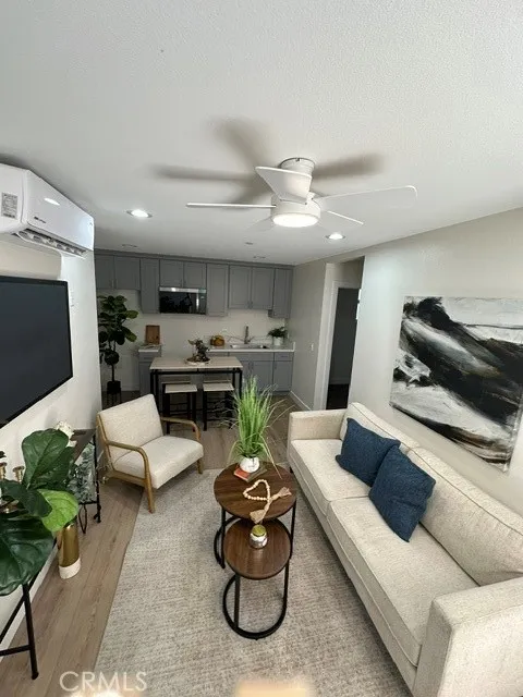 608 S Acacia Compton, CA 90220