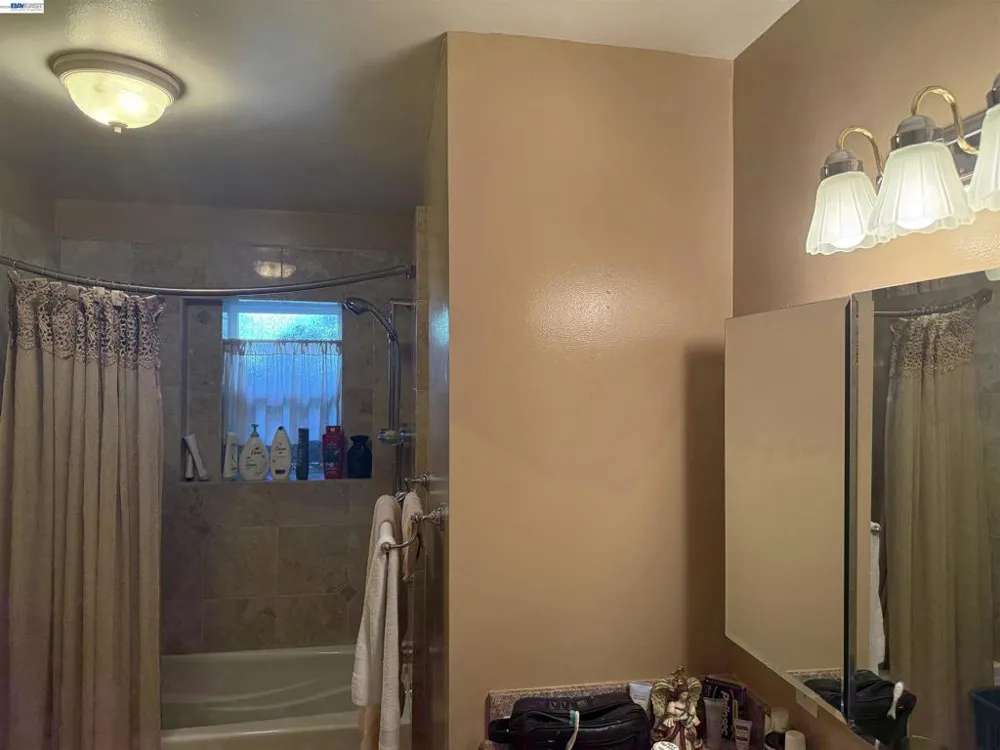 209 Las Lomas Way Walnut Creek, CA 94598