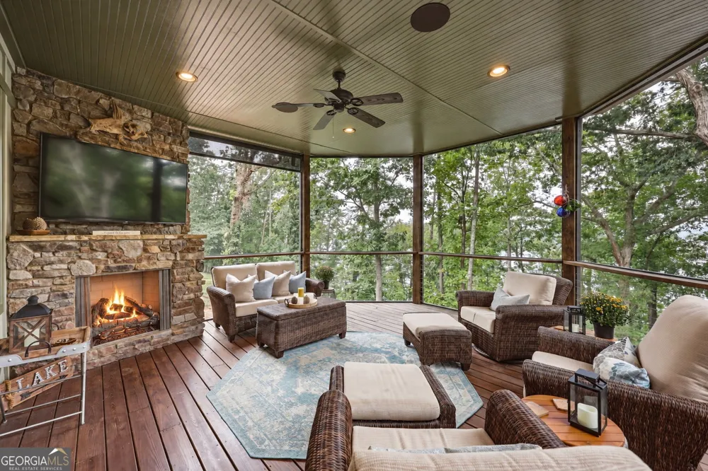 5628 Nags Head CIR Gainesville, GA 30504