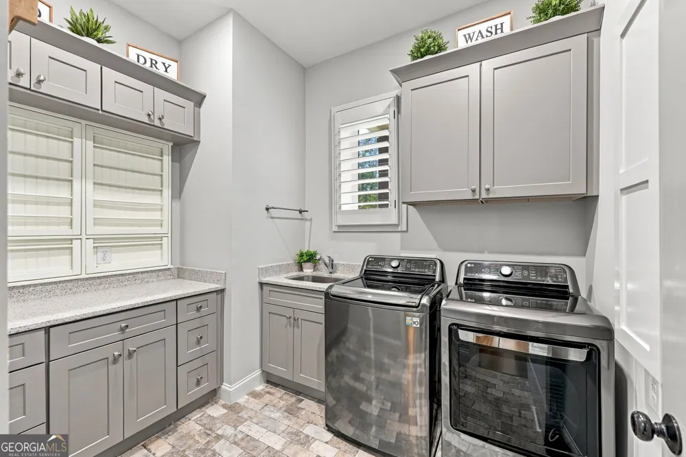 5628 Nags Head CIR Gainesville, GA 30504