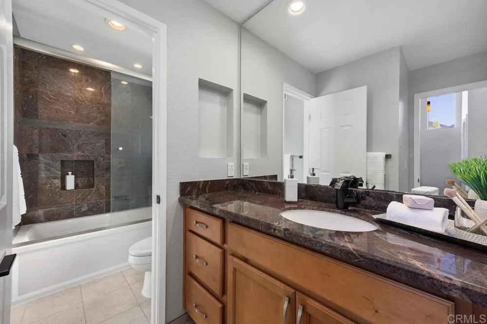 2016 Pintoresco Ct Carlsbad, CA 92009