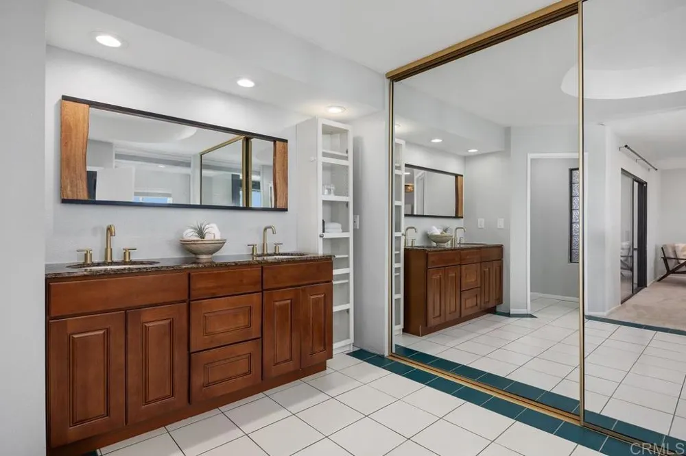 2016 Pintoresco Ct Carlsbad, CA 92009