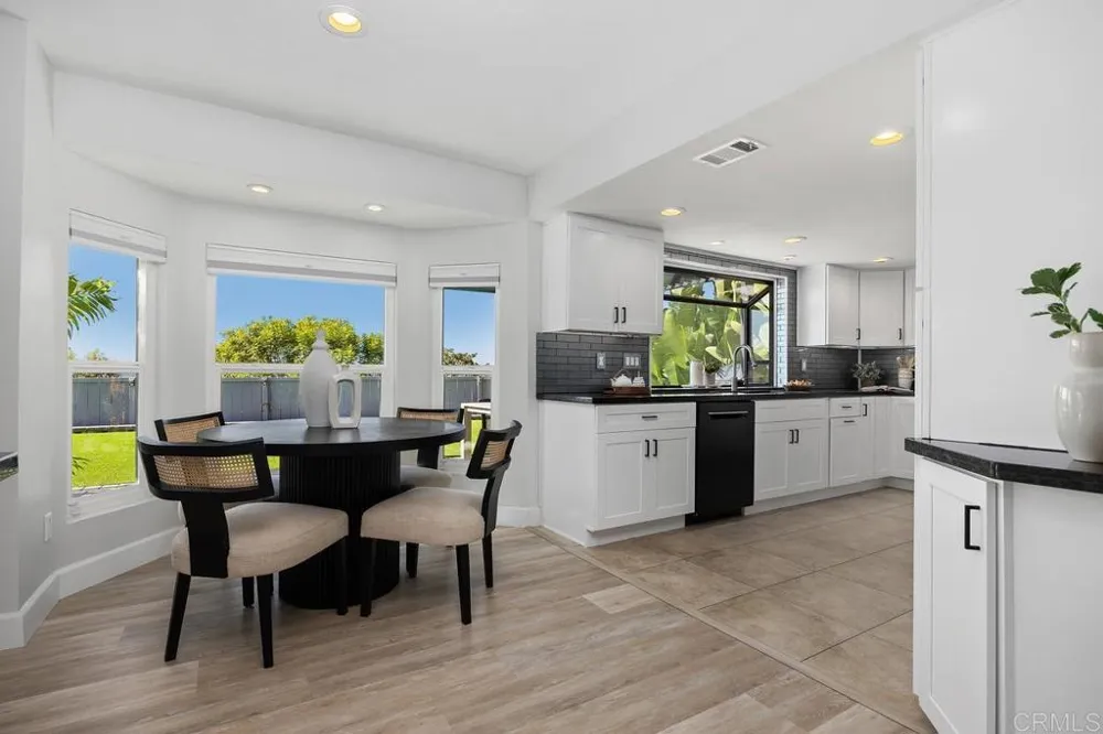 2016 Pintoresco Ct Carlsbad, CA 92009