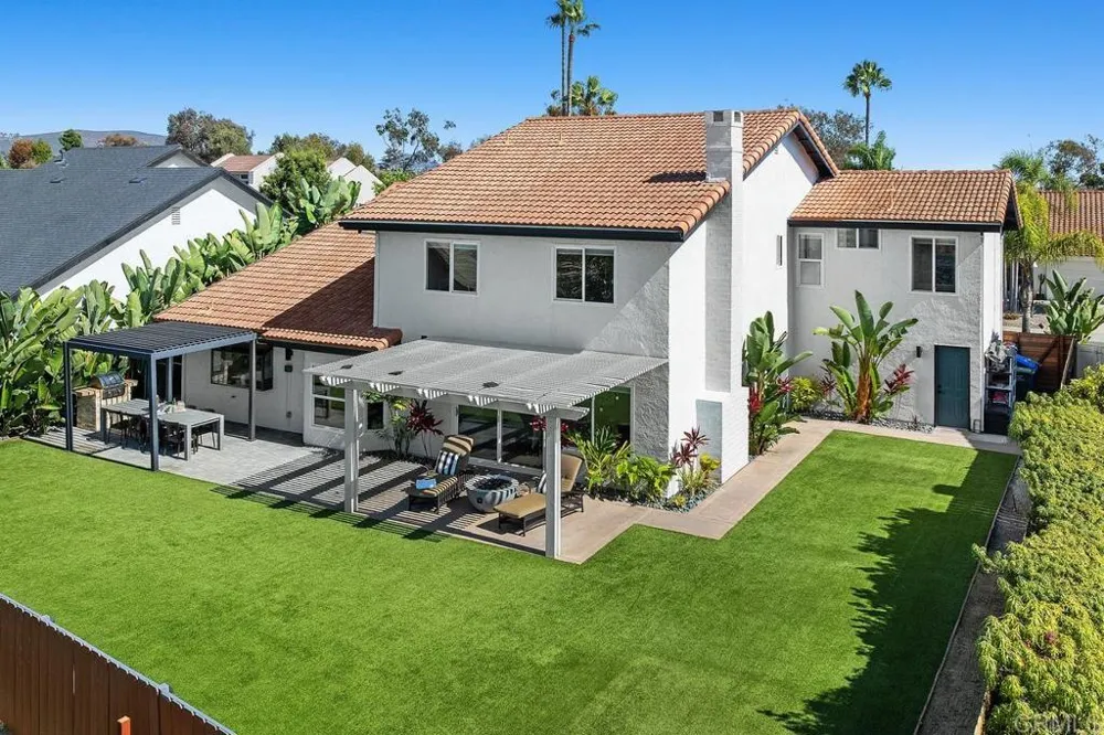 2016 Pintoresco Ct Carlsbad, CA 92009