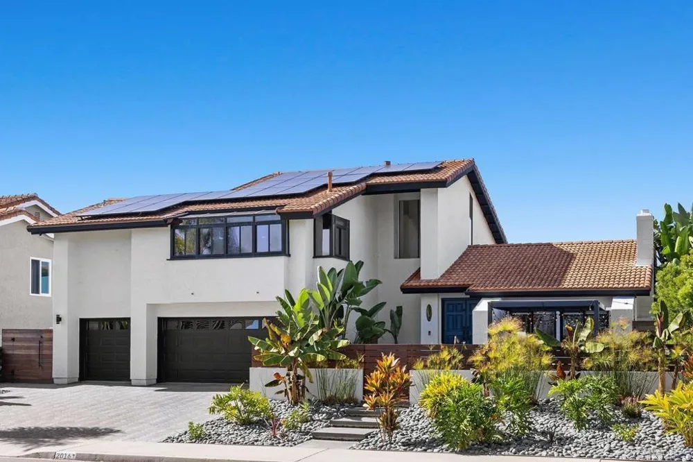2016 Pintoresco Ct Carlsbad, CA 92009