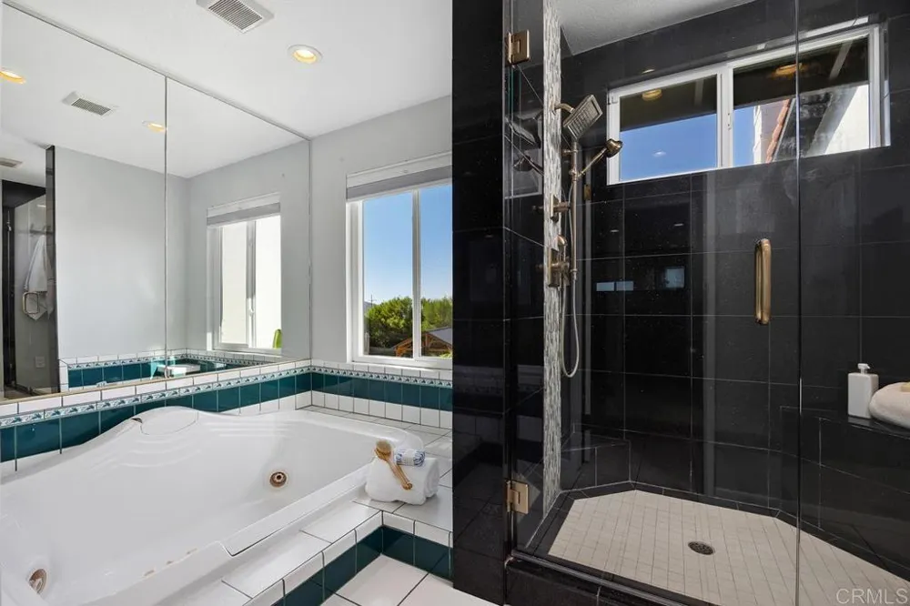 2016 Pintoresco Ct Carlsbad, CA 92009