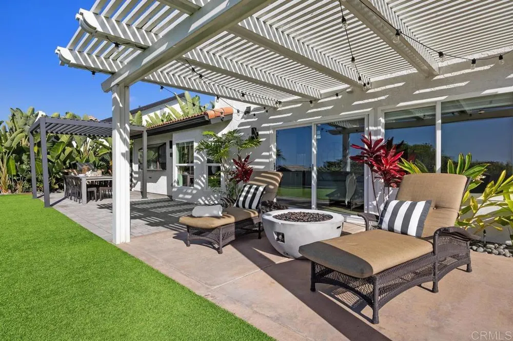 2016 Pintoresco Ct Carlsbad, CA 92009