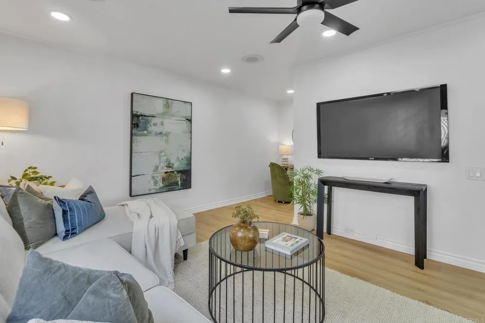 5524 Caminito Herminia La Jolla, CA 92037