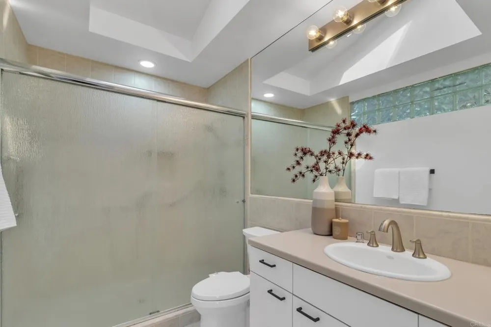 5524 Caminito Herminia La Jolla, CA 92037