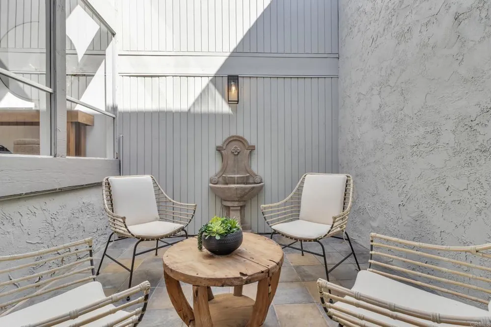5524 Caminito Herminia La Jolla, CA 92037
