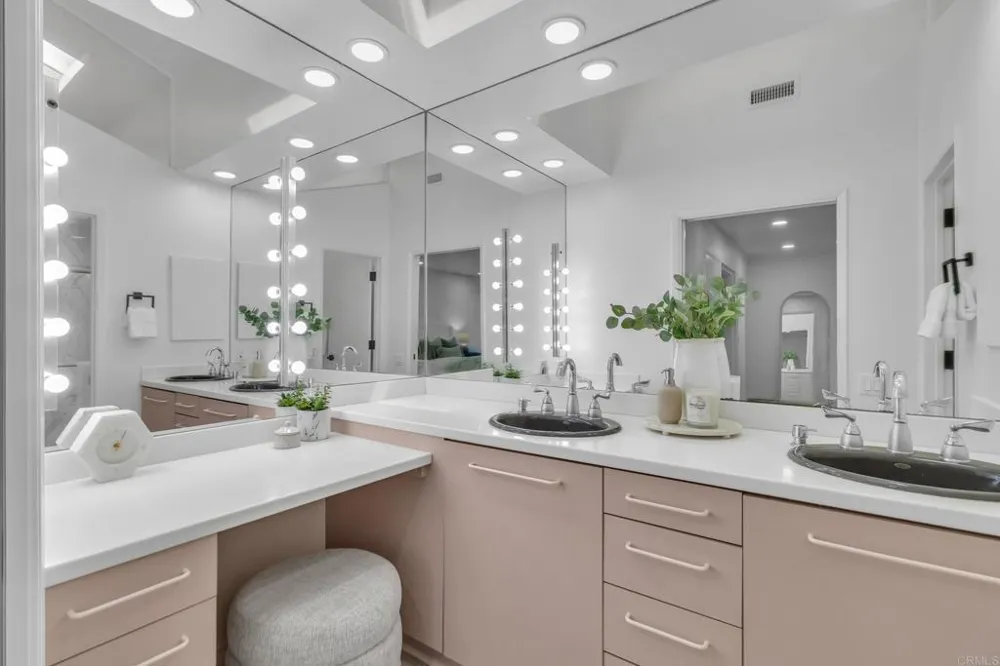 5524 Caminito Herminia La Jolla, CA 92037