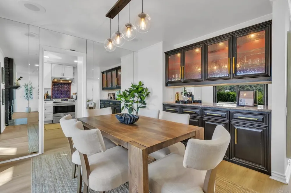 5524 Caminito Herminia La Jolla, CA 92037