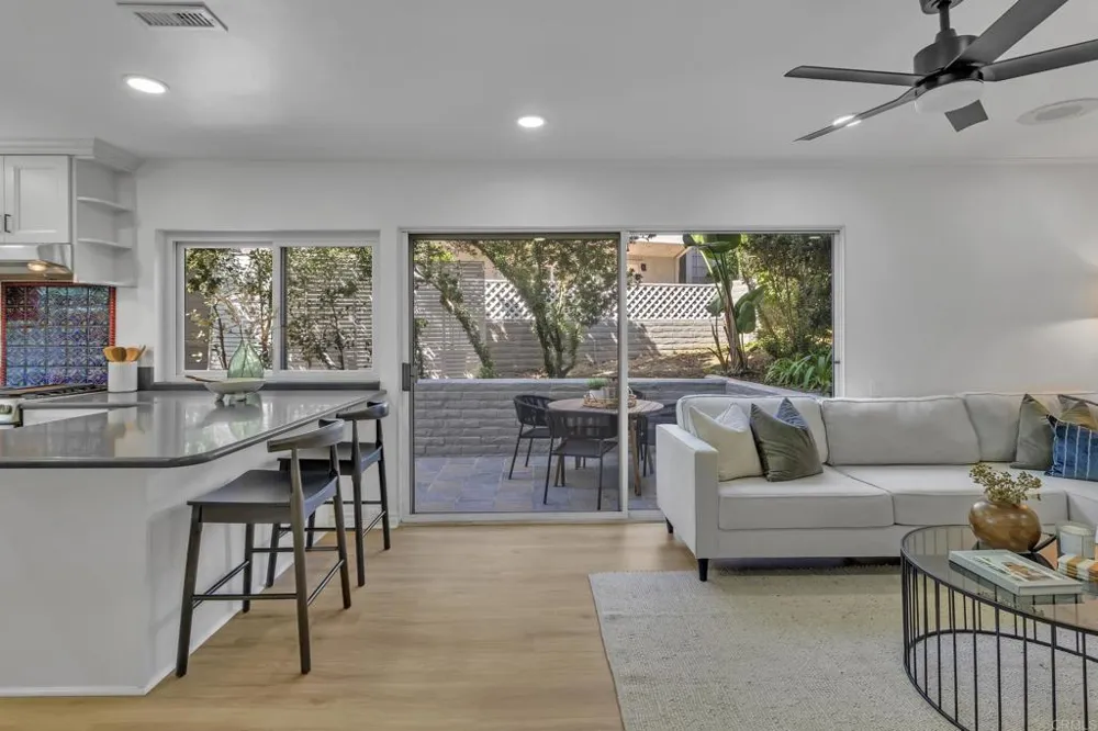 5524 Caminito Herminia La Jolla, CA 92037