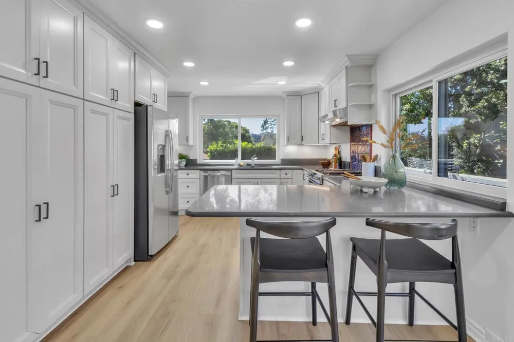 5524 Caminito Herminia La Jolla, CA 92037