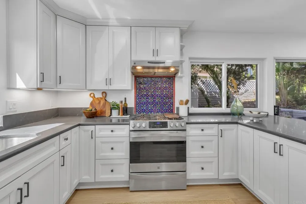 5524 Caminito Herminia La Jolla, CA 92037