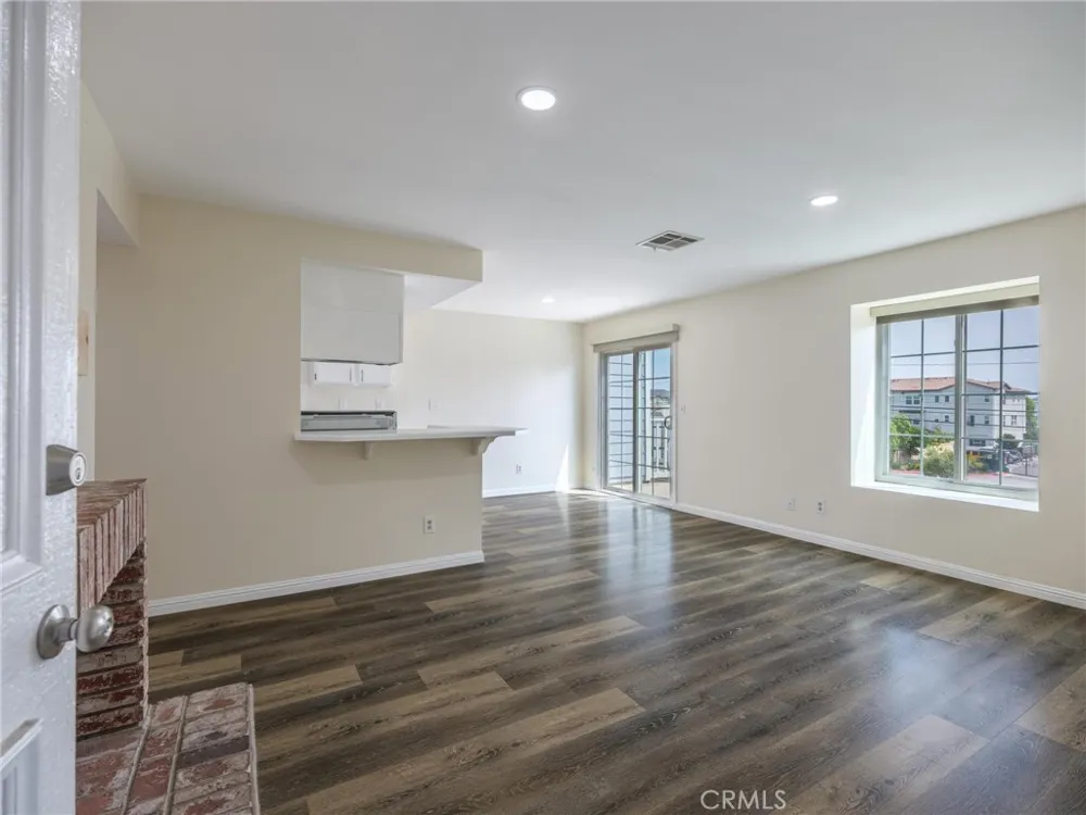1229 W 223rd Street #211 Torrance, CA 90502