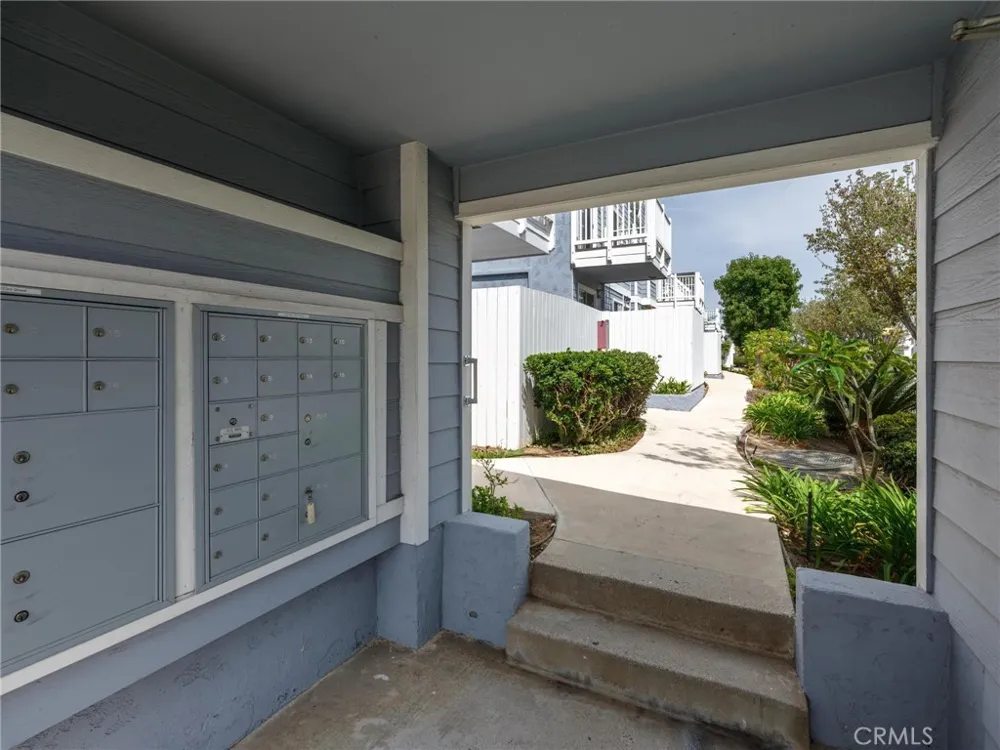1229 W 223rd Street #211 Torrance, CA 90502