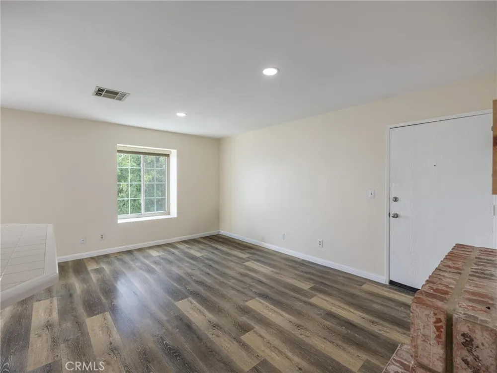 1229 W 223rd Street #211 Torrance, CA 90502