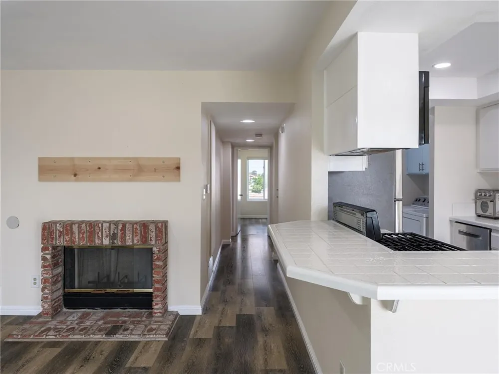 1229 W 223rd Street #211 Torrance, CA 90502
