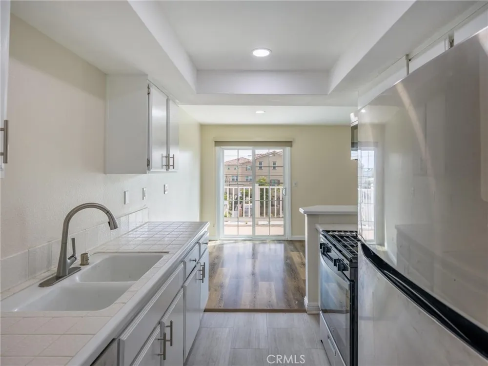 1229 W 223rd Street #211 Torrance, CA 90502
