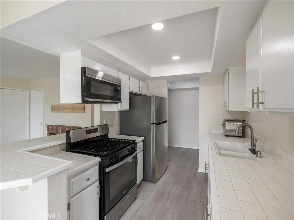 1229 W 223rd Street #211 Torrance, CA 90502