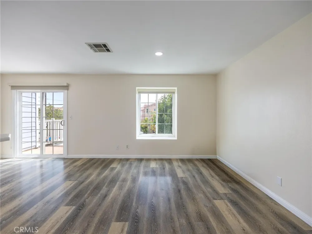 1229 W 223rd Street #211 Torrance, CA 90502