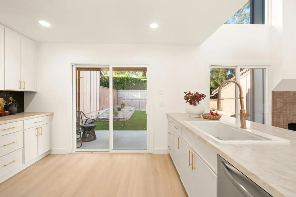 318 Windyridge Escondido, CA 92026