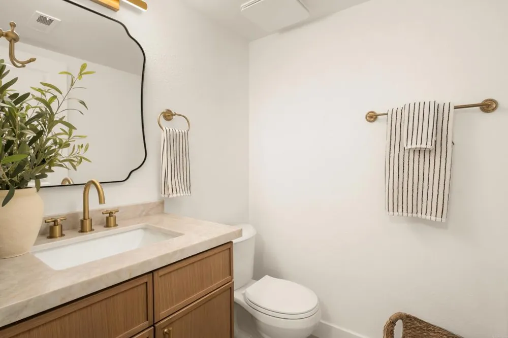 318 Windyridge Escondido, CA 92026