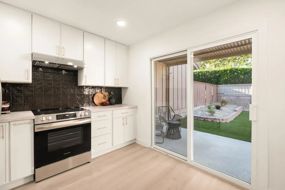 318 Windyridge Escondido, CA 92026