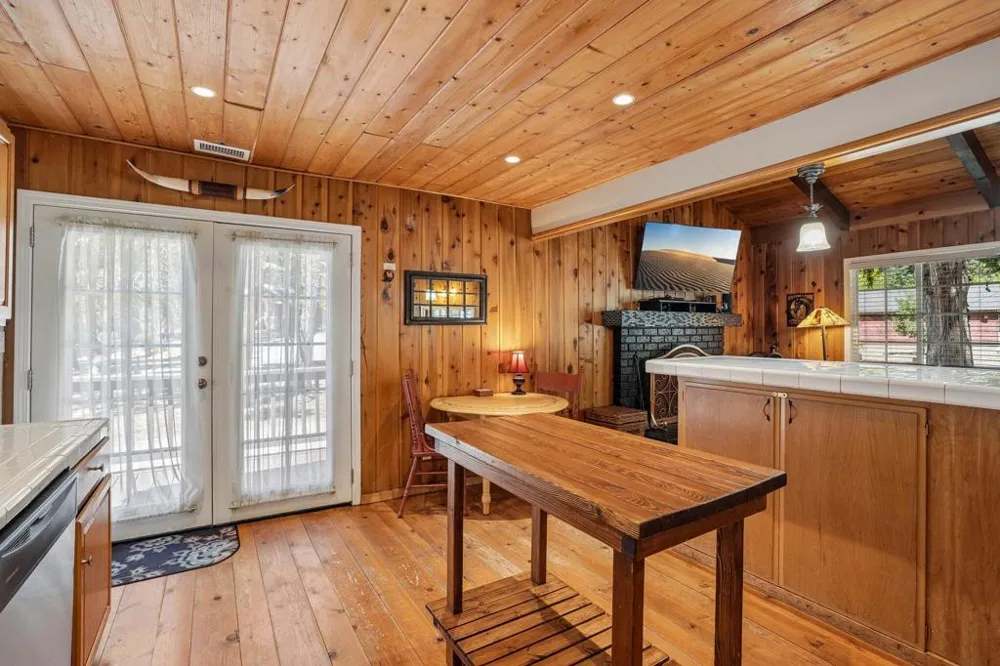 54007 Riverside County Playground Road Idyllwild, CA 92549