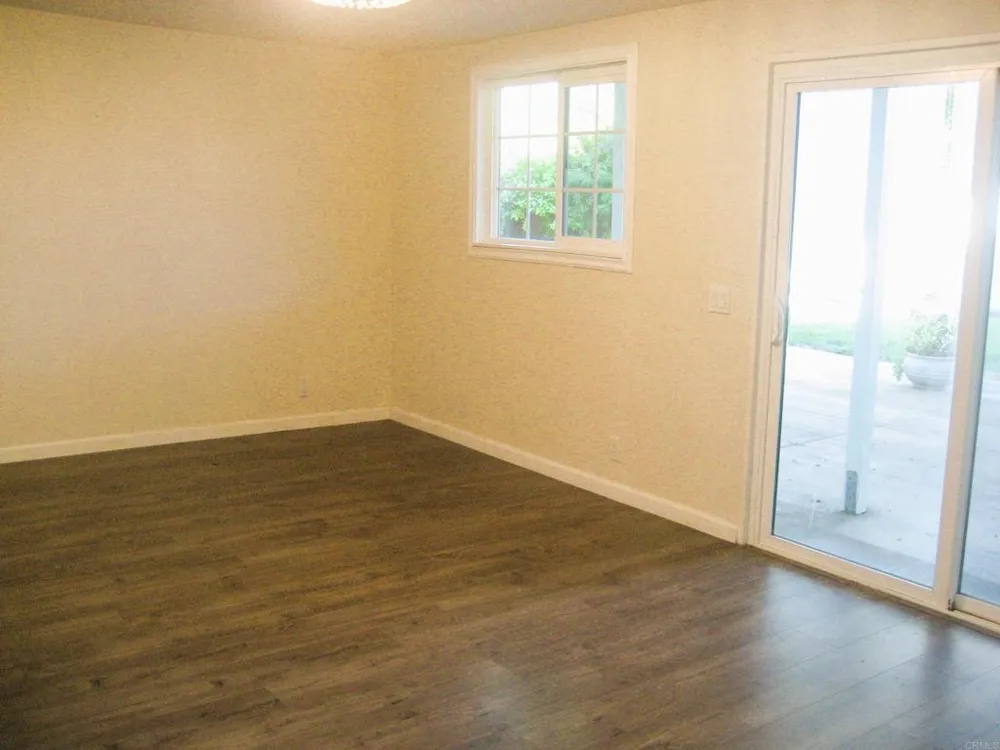 1259 SIGGSON AVE Escondido, CA 92027
