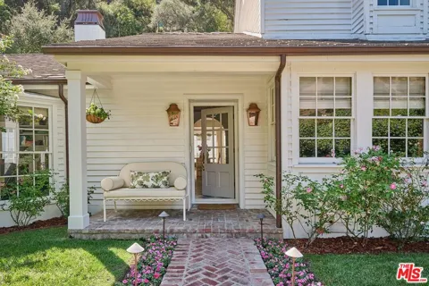 1827 Beverly Drive