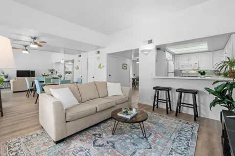 2433 Los Patos Drive