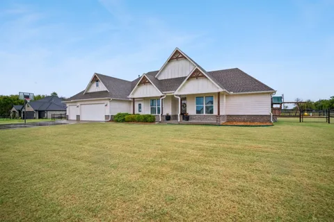 7114 E 136th Place