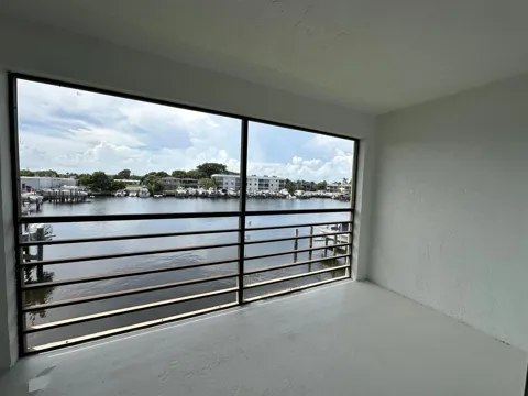 309 Lake Circle #202
