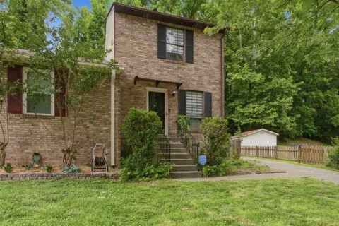 3332 Lakeside Pl