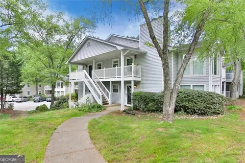 2104 Augusta DR SE