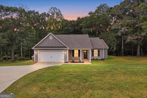 122 Pecan ST