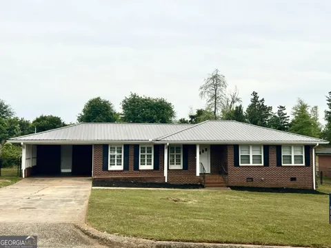 6 Colonial DR