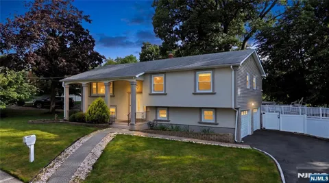 66 Lockwood Place