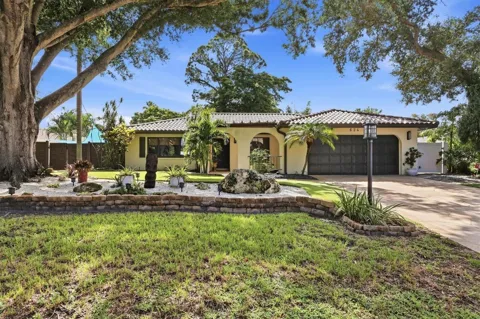 624 SAINT ANDREWS DRIVE