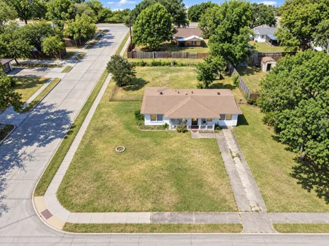 2921 Charles Drive