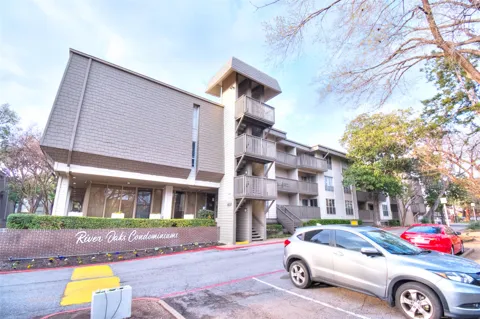 4837 Cedar Springs Road #304